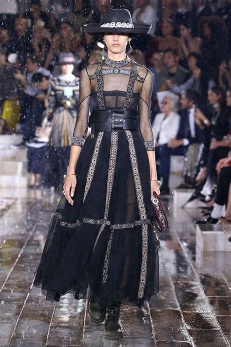 christian dior defile croisiere chantilly|Christian Dior .